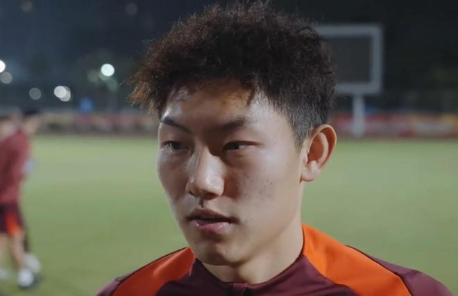 史松宸：我有半年没踢比赛，U23的比赛让我自信心有很大提高